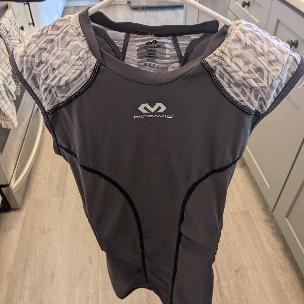 NEW McDavid 7932 Men's Hex Sleeveless Shirt 5-Pad Football Size S